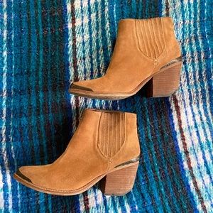 Jeffrey Campbell Size 7 Tan Booties ** RARE